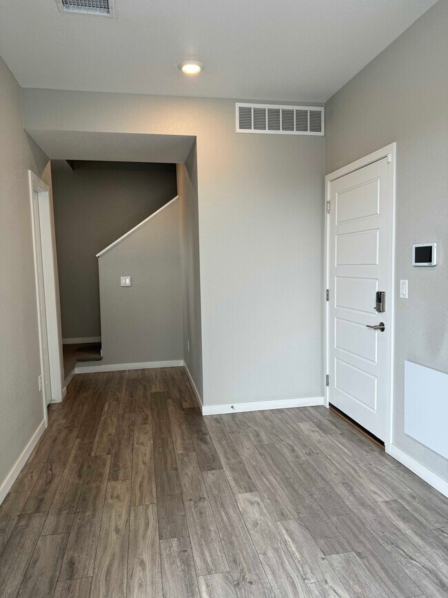 Building Photo - 6764 Raritan Dr