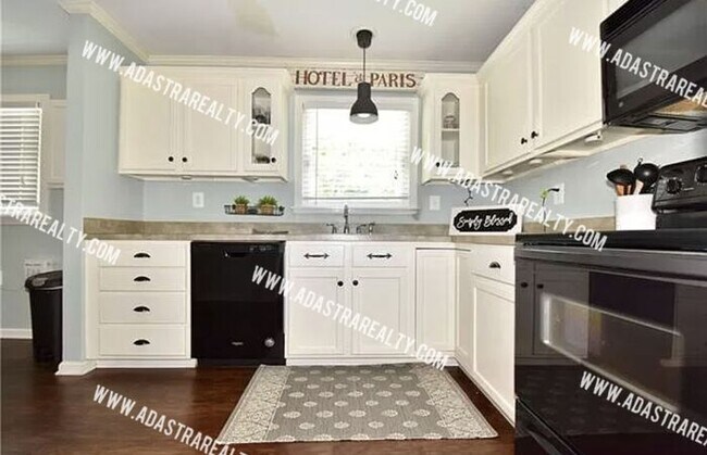 Building Photo - Beautiful Ranch Home in Prairie Village-Coming SOON!!