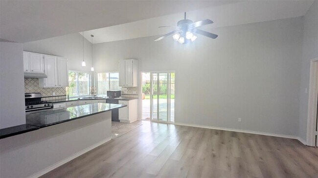 Building Photo - 3323 Peachwood Ln