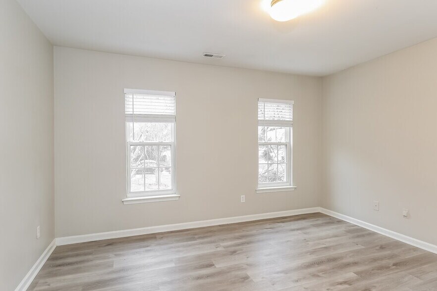 Building Photo - 6136 Planters Wood Ln