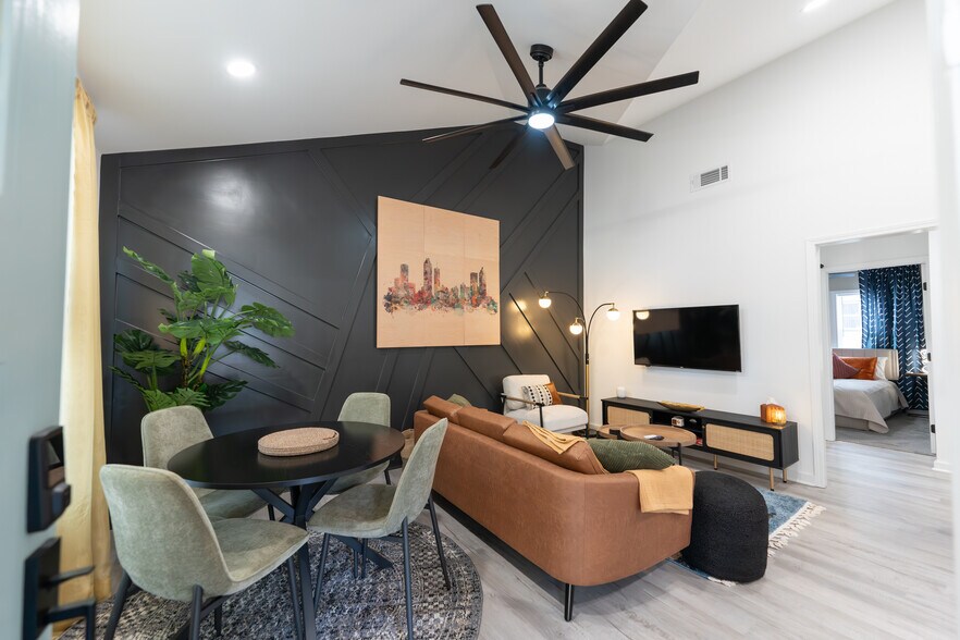 Building Photo - 1385 Epworth St SW