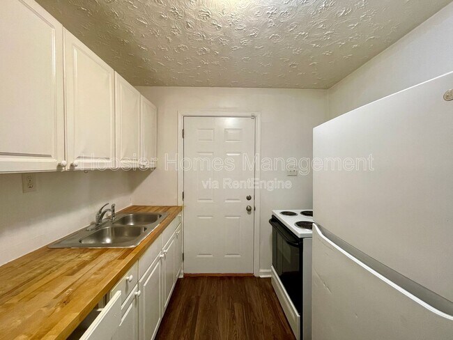 Building Photo - 403 S Randolph St