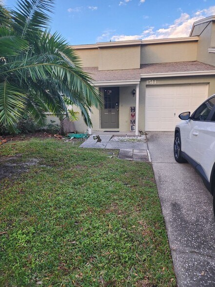 Building Photo - 1514 Adams Cir E