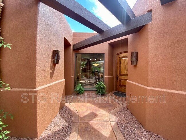 Building Photo - 2336 2336 W Entrada Trail