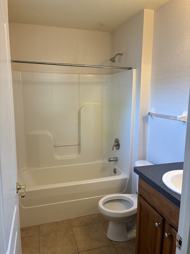 Building Photo - 6132 E Quitman St