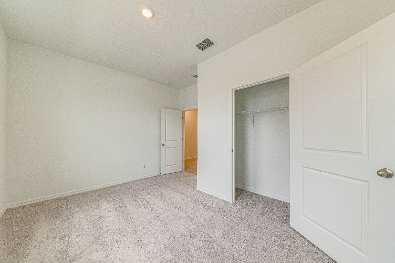 Building Photo - 2354 Lancashire St