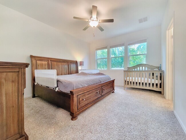 Building Photo - Spacious 4-Bedroom, 3-Bath Single-Family H...