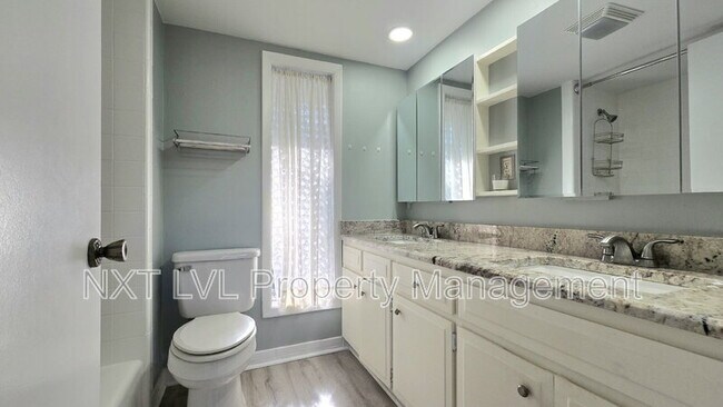 Building Photo - 4279 Island Cir