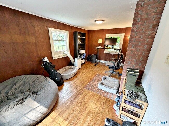Building Photo - 495 Isinglass Rd