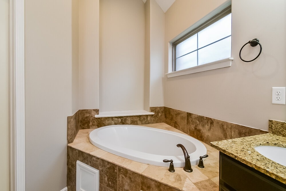 Building Photo - 6893 Raleigh Lagrange Rd