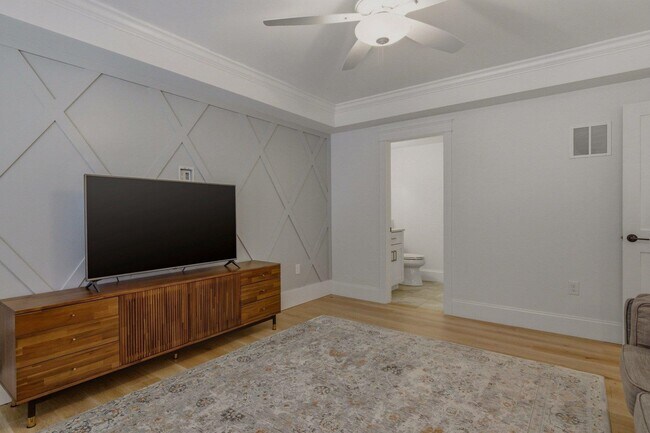 Building Photo - 50 Cate St