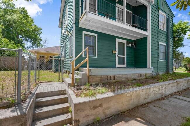 Building Photo - 3408 Wilshire Dr