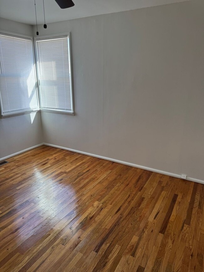 Building Photo - Charming older home