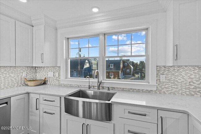 Building Photo - 382 Western Ave