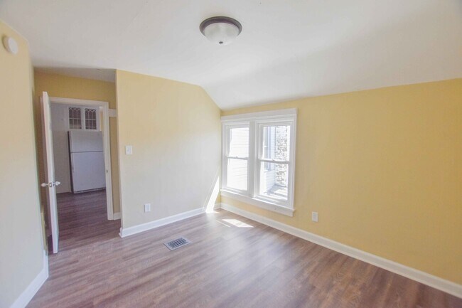 Building Photo - Grand Forks 4-Plex