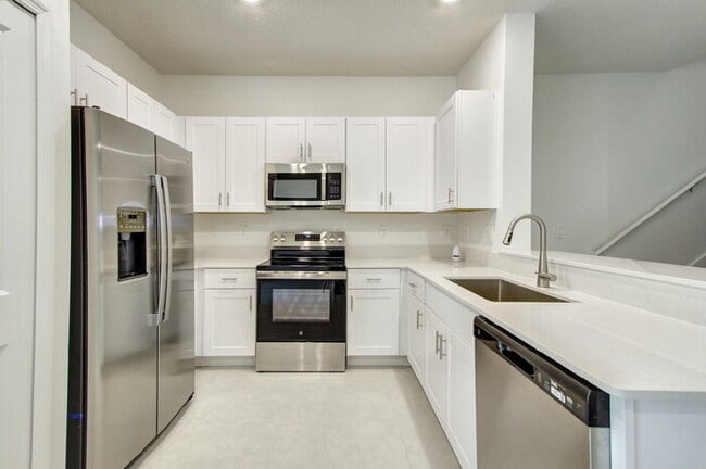 Primary Photo - Charming 3-Bedroom Home with 2.5 Baths in ...