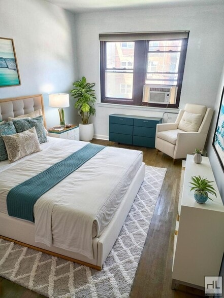 Building Photo - 44 STREET