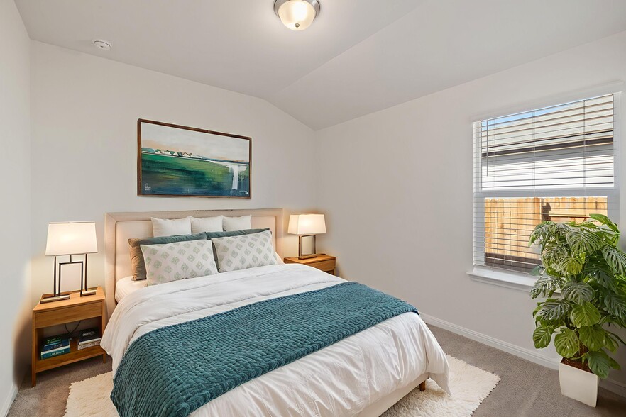 Building Photo - 5000 Stockton Ln