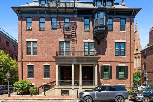 Building Photo - 2 Otis Pl
