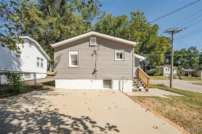 Building Photo - 8600 Betty Lee Ave