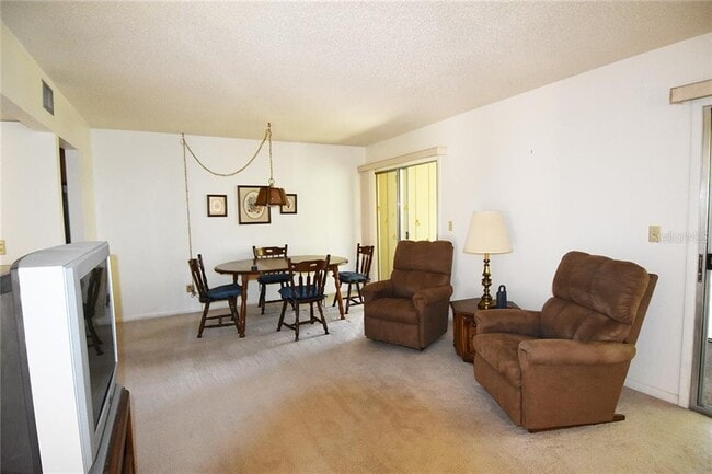 Building Photo - 120 Hibiscus Woods Ct