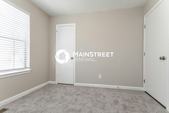 Building Photo - 3 Bedroom Pet-Friendly Home in Snellville, GA with Main Street Renewal