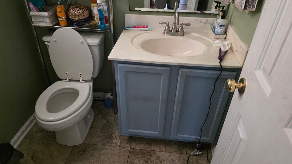 1/2 Bathroom - 4001 Blackwolf Dr