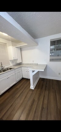 Building Photo - 3958 Normandie Ave