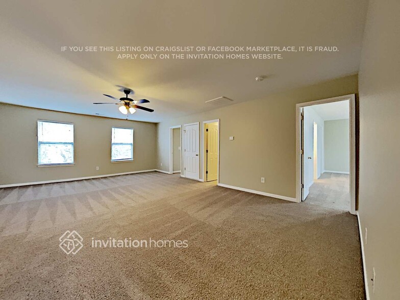 Building Photo - 8133 Chatham Oaks Dr