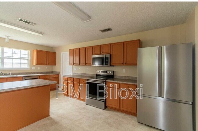 Building Photo - 3514 Farrington Ct