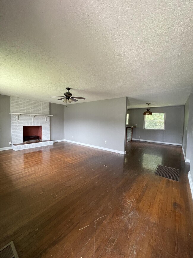 Building Photo - 553 Arlington Ave