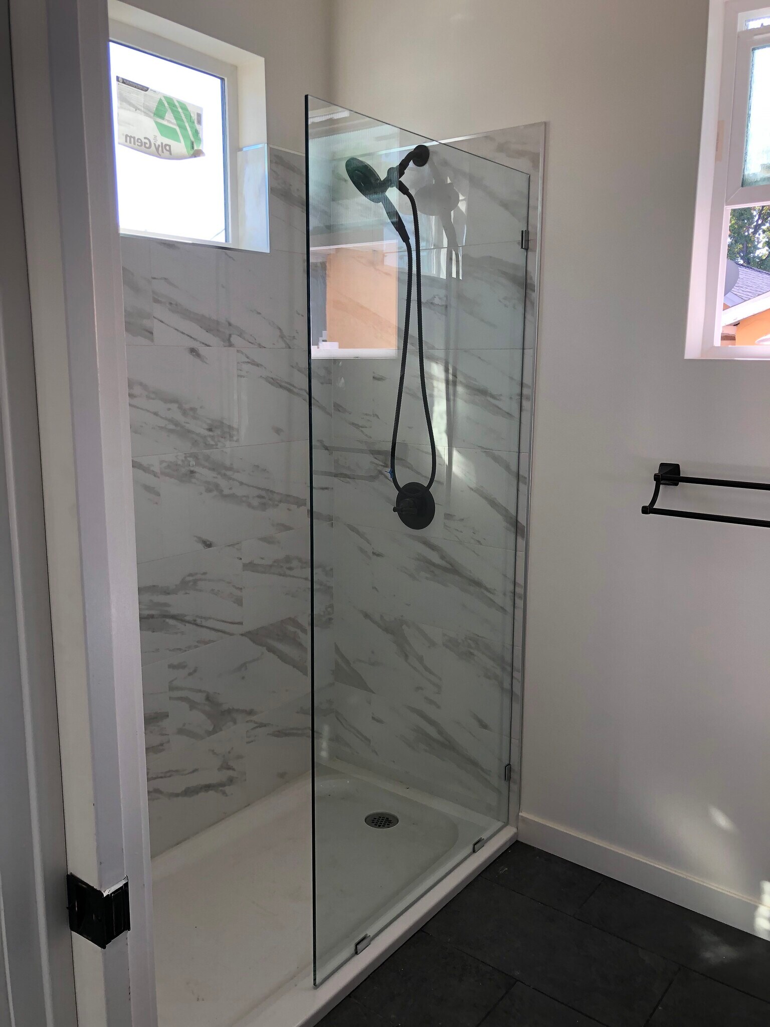 B - Walk-in tile shower in both bathrooms - 3015 Warwick Ave