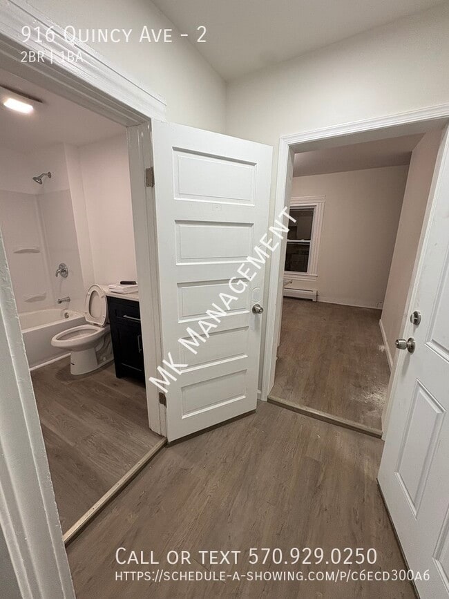 Building Photo - 916 Quincy Ave