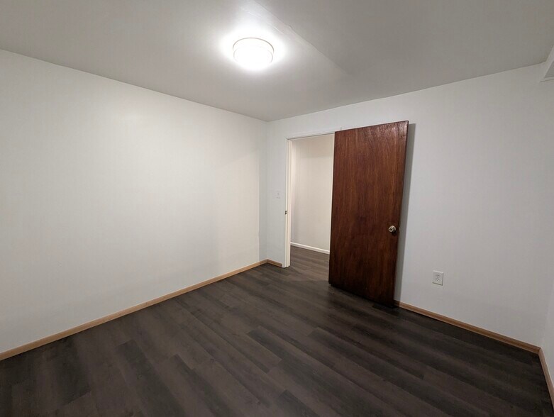 Building Photo - 145 NE 159th St