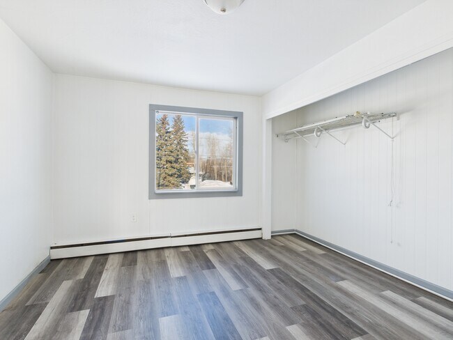 Building Photo - 829 17th Ave