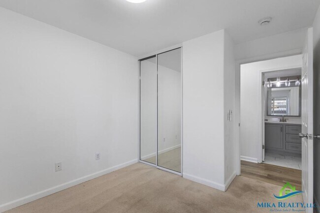 Building Photo - 94-510 Lumiaina St #J101