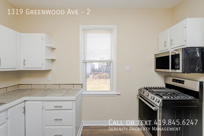 Building Photo - 1319 Greenwood Ave