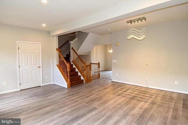 Building Photo - 21786 Mornington Cresent Terrace