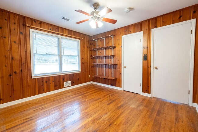 Building Photo - Charming Eastside Home Near UGA Vet School