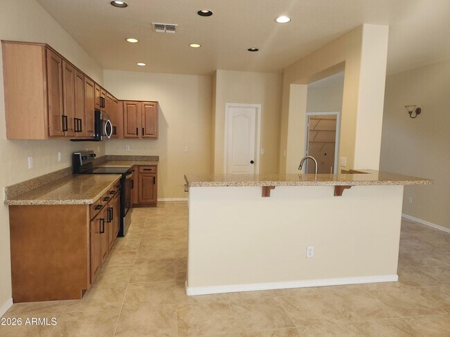 Building Photo - 41132 N Hudson Trail