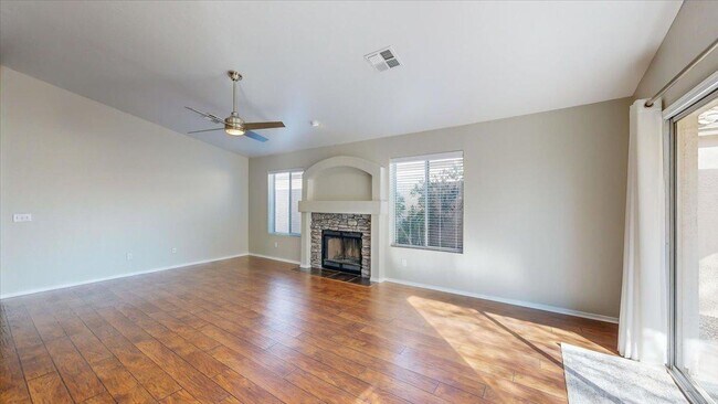 Building Photo - 12831 S 45th St