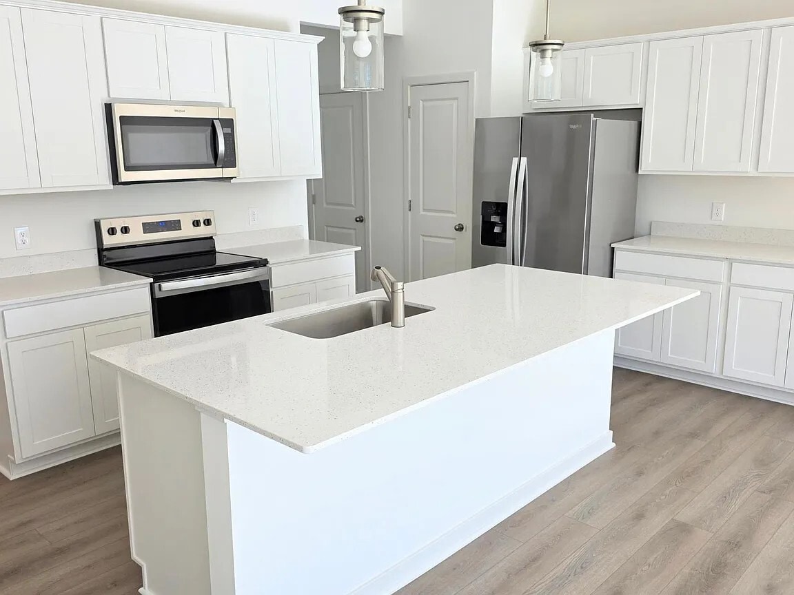 Building Photo - 4748 Airlake Curv