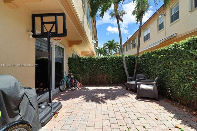 Building Photo - 12808 SW 132nd Terrace