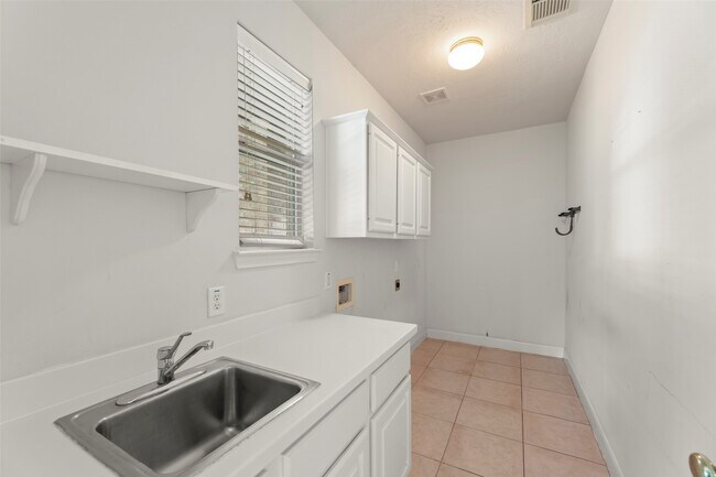 Building Photo - 12131 Cielio Bay Ln