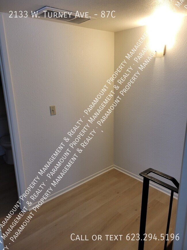 Building Photo - 2133 W Turney Ave