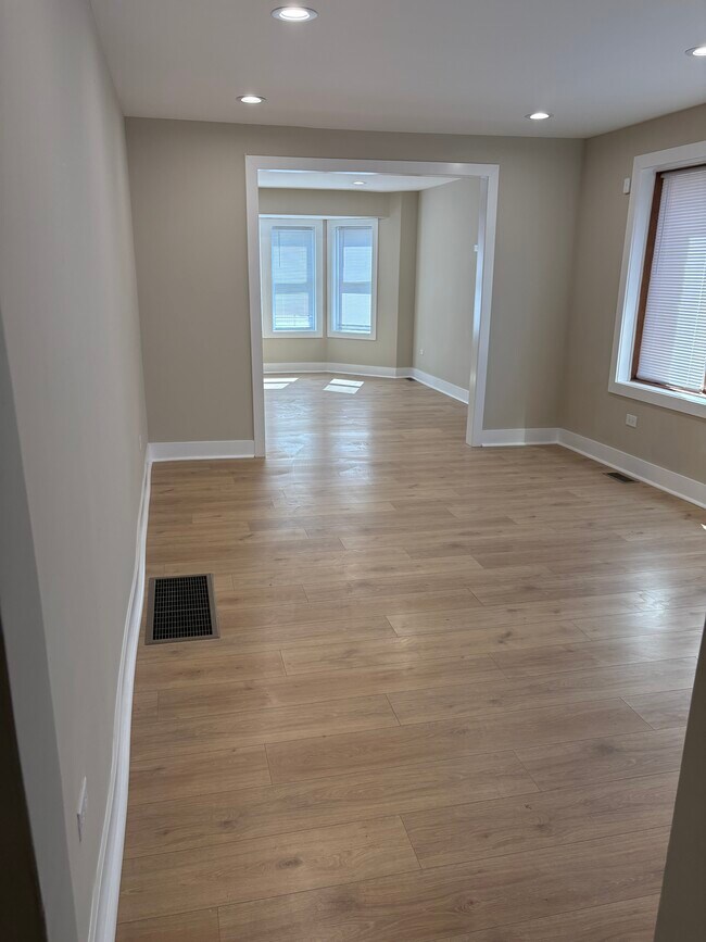 Building Photo - JS LLC