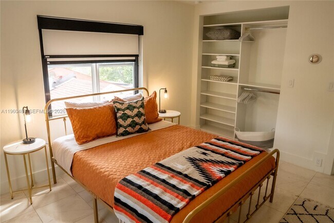 Building Photo - 509 NE 64th St