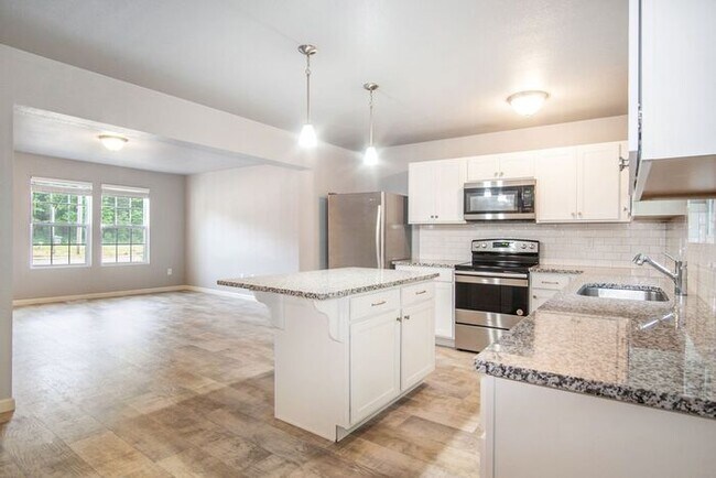 Building Photo - 15088 Krueger St