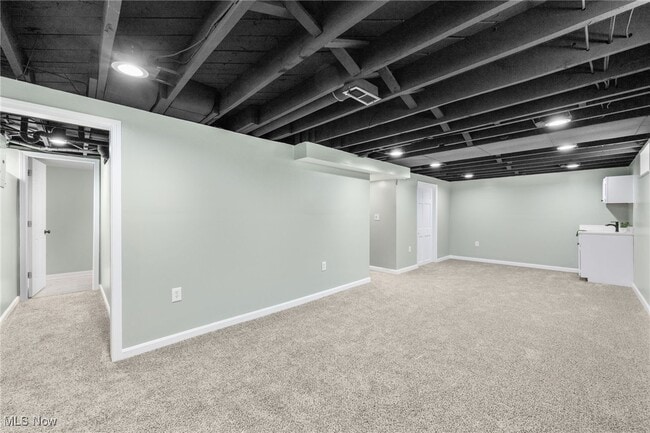 Building Photo - 574 Huntmere Dr