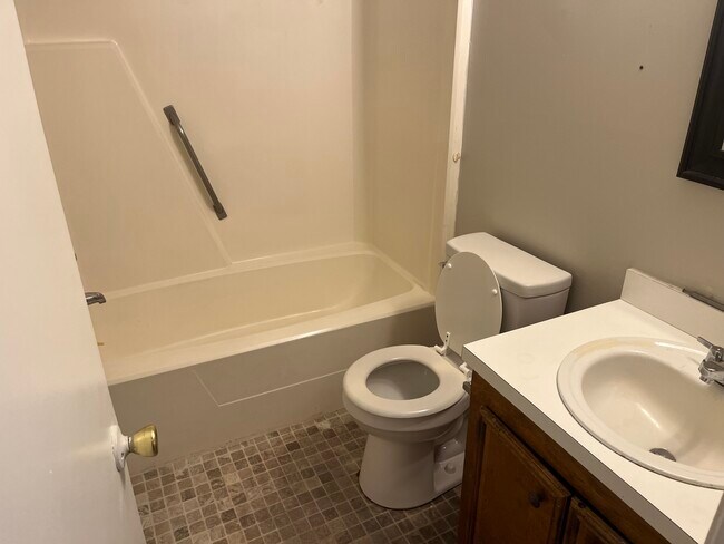 Building Photo - 26 Cutlers Ct